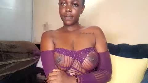 keyla online show from 11/10/25, 06:12