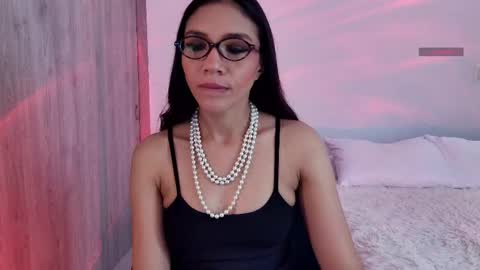 Keyla online show from 05/17/26, 12:23