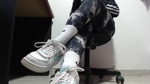     online show from 11/28/25, 10:12