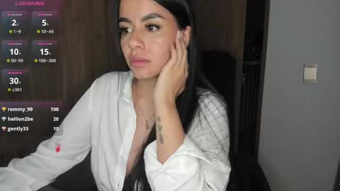 Laura online show from 12/25/24, 11:00