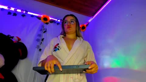 Snapshot of keyth_clement chatting on 01/10/25, 08:37 Keyth online show from 01/10/25, 08:37