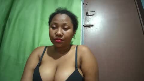 Snapshot of kezia0910 chatting on 10/14/25, 07:47 kezia0910 online show from 10/14/25, 07:47