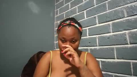 Snapshot of kezia0910 chatting on 11/06/25, 12:17 kezia0910 online show from 11/06/25, 12:17