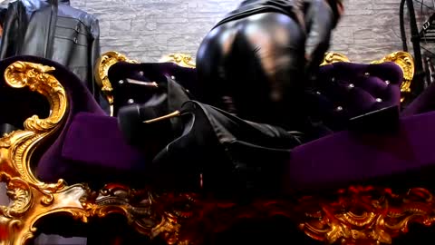 Snapshot of khaleesidomme chatting on 12/19/24, 11:29 Khaleesi online show from 12/19/24, 11:29