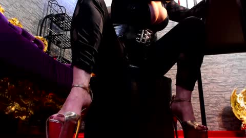 Snapshot of khaleesidomme chatting on 02/04/25, 08:02 Khaleesi online show from 02/04/25, 08:02