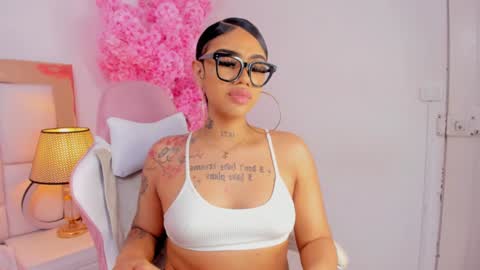 Snapshot of khelany_isyy chatting on 02/06/25, 12:33 Khelany Isyy online show from 02/06/25, 12:33