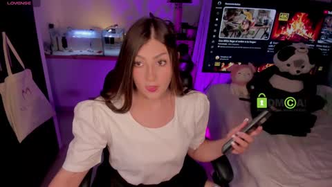 Snapshot of khionebesset chatting on 01/04/25, 07:45 Khi. online show from 01/04/25, 07:45