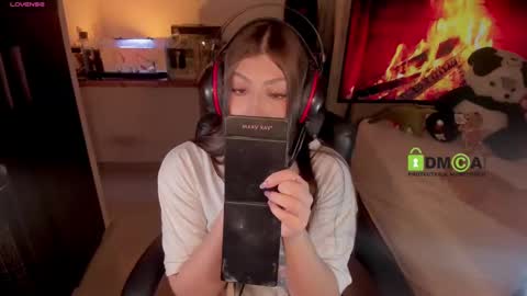 Snapshot of khionebesset chatting on 02/25/25, 06:25 Khi. online show from 02/25/25, 06:25