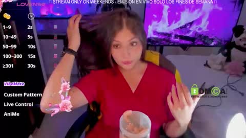 Snapshot of khionebesset chatting on 11/23/25, 01:05 Khi. online show from 11/23/25, 01:05