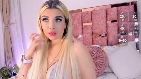 Snapshot of khloe_018 chatting on 02/05/25, 11:44 KHLOE online show from 02/05/25, 11:44