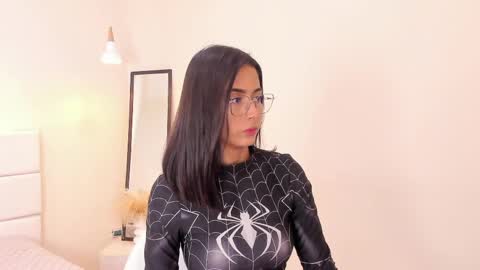 Khloe online show from 06/03/26, 01:57