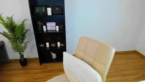 Khloe online show from 03/17/26, 02:09