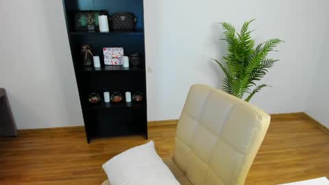 Khloe online show from 05/31/26, 06:09