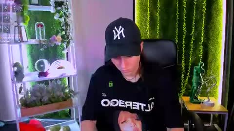 Snapshot of khloebeauty chatting on 07/08/26, 12:20 khloebeauty online show from 07/08/26, 12:20