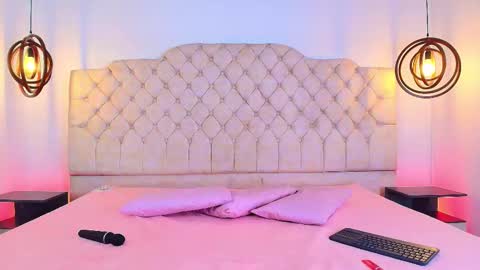 khloejohnson online show from 11/24/25, 03:28