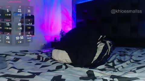 Snapshot of khloesmalls chatting on 03/10/25, 03:12 online show from 03/10/25, 03:12