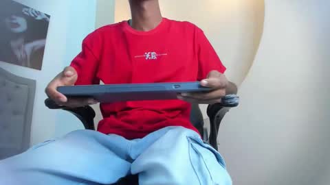 Snapshot of khris__evans chatting on 12/20/25, 06:59 Kris Evans online show from 12/20/25, 06:59