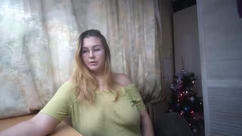 kianna_dior_ online show from 12/28/24, 10:14