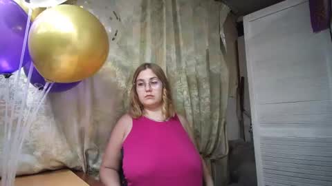 kianna_dior_ online show from 02/08/25, 07:27