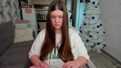 kianna_dior_ online show from 12/14/25, 07:14