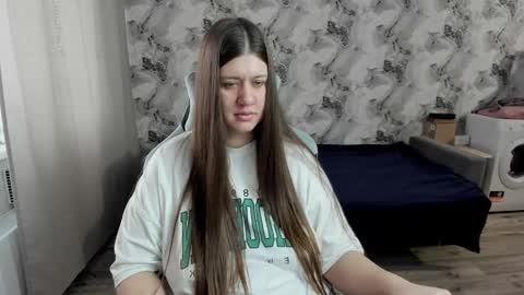 kianna_dior_ online show from 02/06/26, 09:12