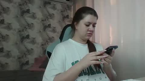 kianna_dior_ online show from 02/25/26, 11:31