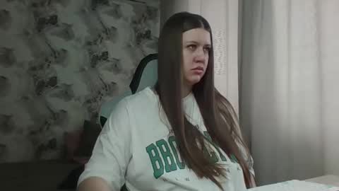 kianna_dior_ online show from 03/16/26, 09:35