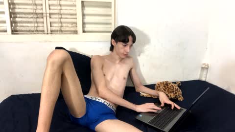 Snapshot of kiantwink chatting on 12/03/24, 07:22 kiantwink online show from 12/03/24, 07:22