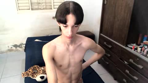 Snapshot of kiantwink chatting on 12/14/24, 08:51 kiantwink online show from 12/14/24, 08:51