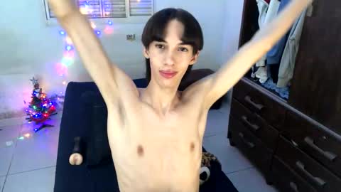 Snapshot of kiantwink chatting on 12/28/24, 09:51 kiantwink online show from 12/28/24, 09:51