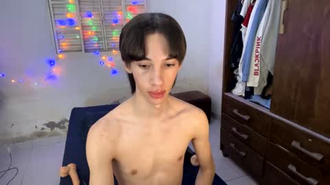 Snapshot of kiantwink chatting on 01/14/25, 06:34 kiantwink online show from 01/14/25, 06:34