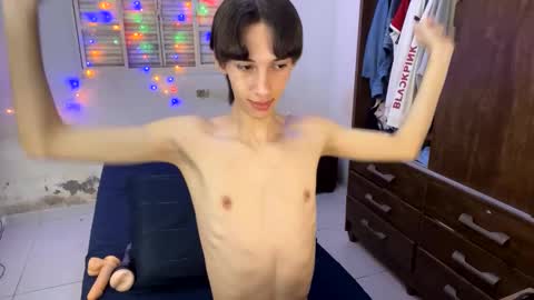 Snapshot of kiantwink chatting on 01/20/25, 06:21 kiantwink online show from 01/20/25, 06:21