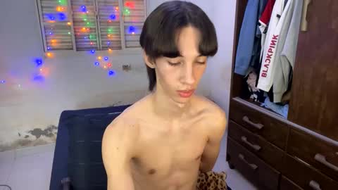 Snapshot of kiantwink chatting on 01/21/25, 05:49 kiantwink online show from 01/21/25, 05:49