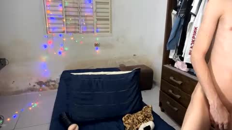 Snapshot of kiantwink chatting on 02/17/25, 08:04 kiantwink online show from 02/17/25, 08:04