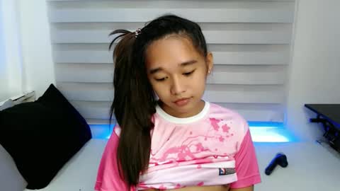 i love bella online show from 11/07/25, 01:27