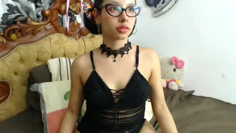 kiaralenon online show from 01/06/25, 01:09