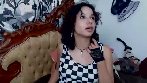 kiaralenon online show from 03/03/25, 12:15