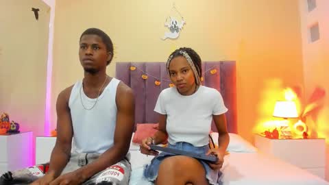 Snapshot of kiarasimons_ chatting on 10/16/25, 04:13 Sara Palacios online show from 10/16/25, 04:13