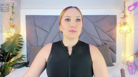 kiarha  online show from 09/13/25, 11:21