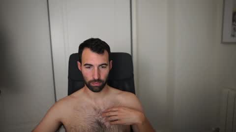 Manu online show from 03/12/25, 04:35