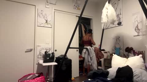 Snapshot of kibrombariu45 chatting on 12/30/24, 10:10 HunneysPlayRoom online show from 12/30/24, 10:10