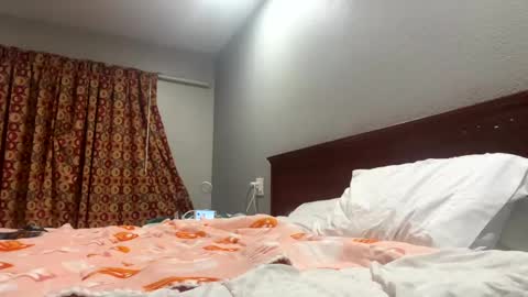 Snapshot of kibrombariu45 chatting on 09/22/25, 10:17 HunneysPlayRoom online show from 09/22/25, 10:17