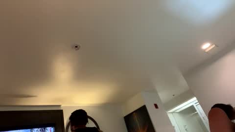 Snapshot of kibrombariu45 chatting on 11/30/25, 05:33 HunneysPlayRoom online show from 11/30/25, 05:33