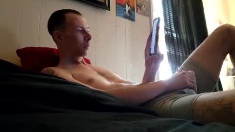 Snapshot of kickitwithfrankie chatting on 01/16/25, 06:37 Frankie online show from 01/16/25, 06:37