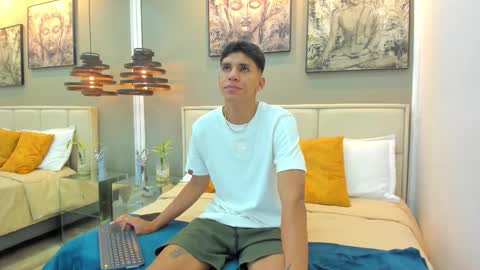 Snapshot of kieran_derek chatting on 11/08/25, 04:12 Kieran Derek online show from 11/08/25, 04:12