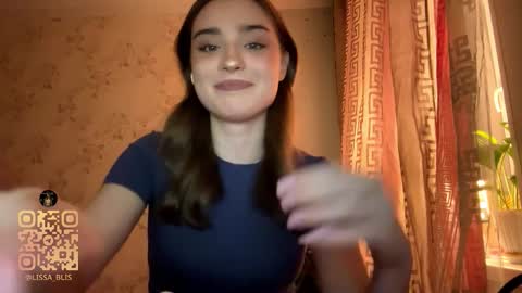 Ola my name is Lissa  Lets hit 10 Thumbs Up together   online show from 02/10/26, 04:55