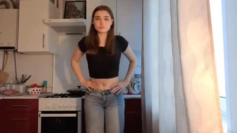 Ola my name is Lissa  Lets hit 10 Thumbs Up together   online show from 04/06/26, 02:40