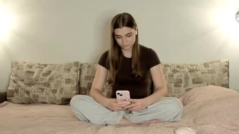 Ola my name is Lissa  Lets hit 10 Thumbs Up together   online show from 05/31/26, 06:09