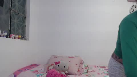 Snapshot of kiimy_to chatting on 05/16/26, 11:57 Nezumy Rey online show from 05/16/26, 11:57