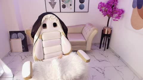 Snapshot of kiitty__meow chatting on 04/11/26, 12:53 Kitty online show from 04/11/26, 12:53